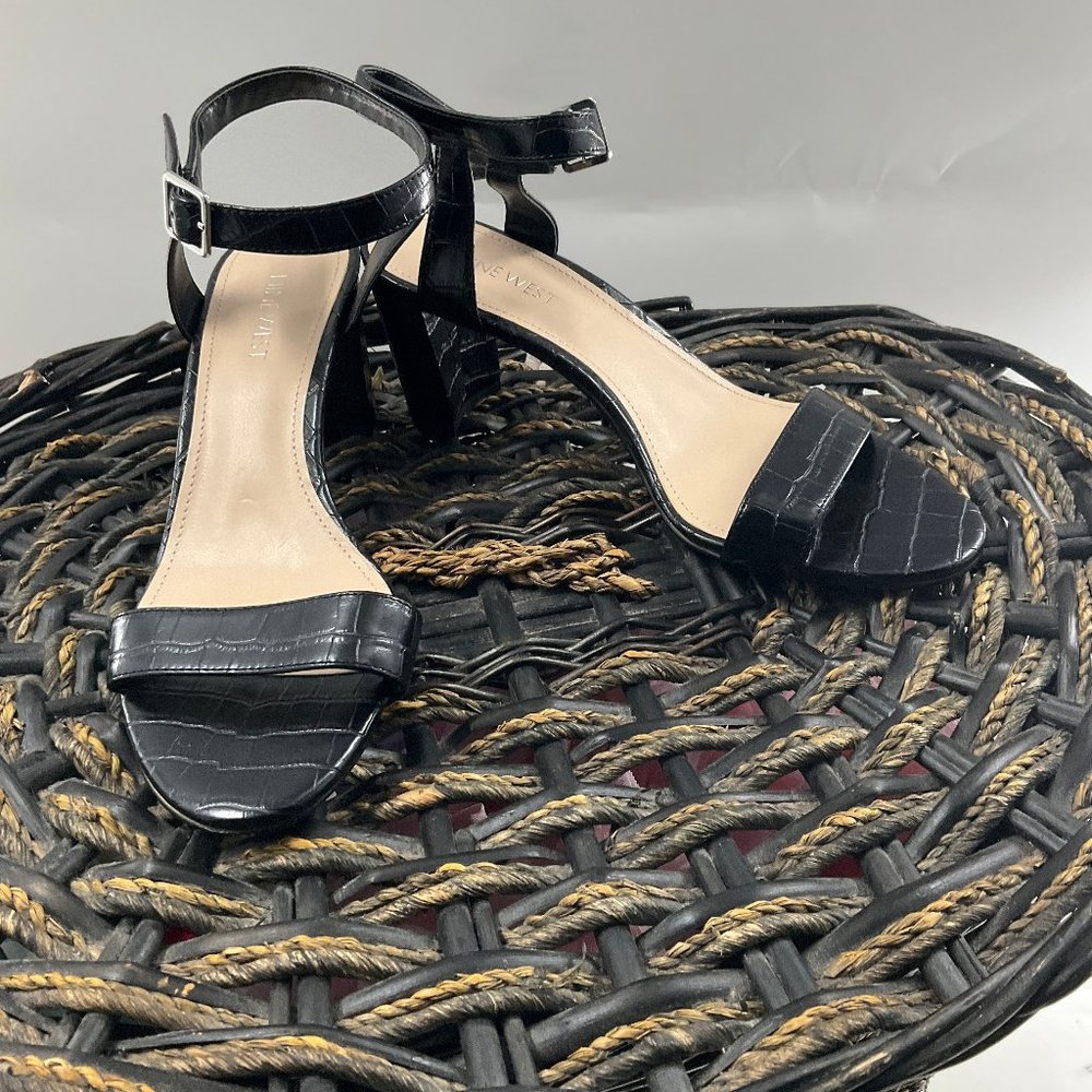 Nine West Women Block Heel Embossed  Black WNPIXEL3 Size 9M